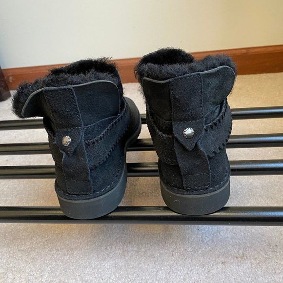 UGG Women 1012358 McKay Genuine Sheepskin Boots - NEW NWOB - Picture 5 of 9